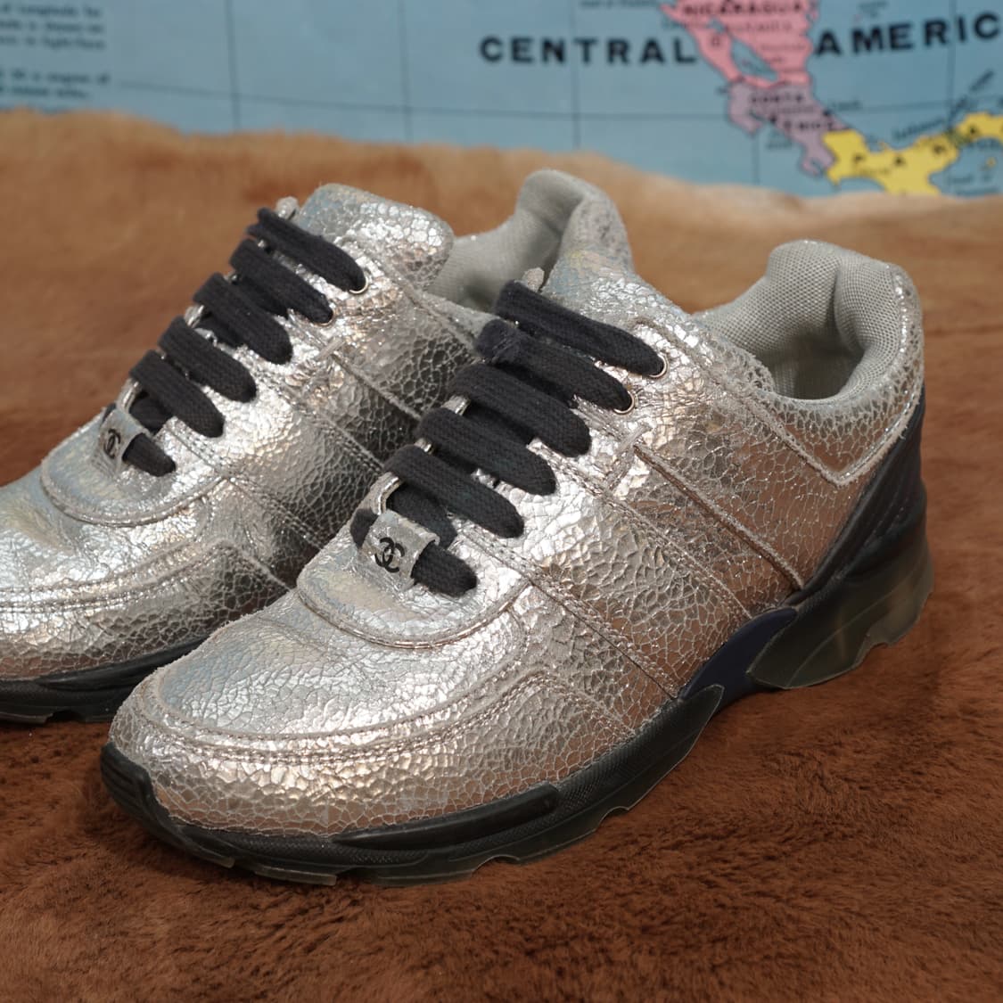 샤넬 크루즈 실버 스니커즈 상품이미지1