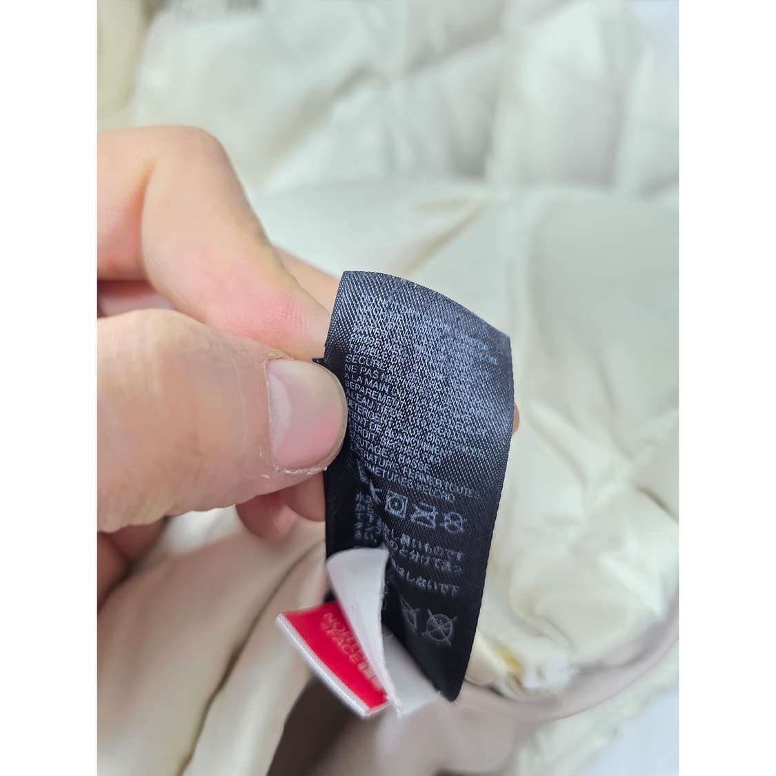 택포// 노스페이스 여자 화이트 경량패딩 M 상품이미지3