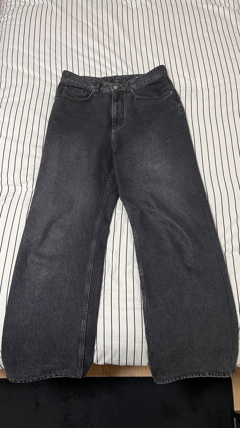 [S] 벨리에 트루 와이드 데님 팬츠 워시드 블랙 상품이미지1