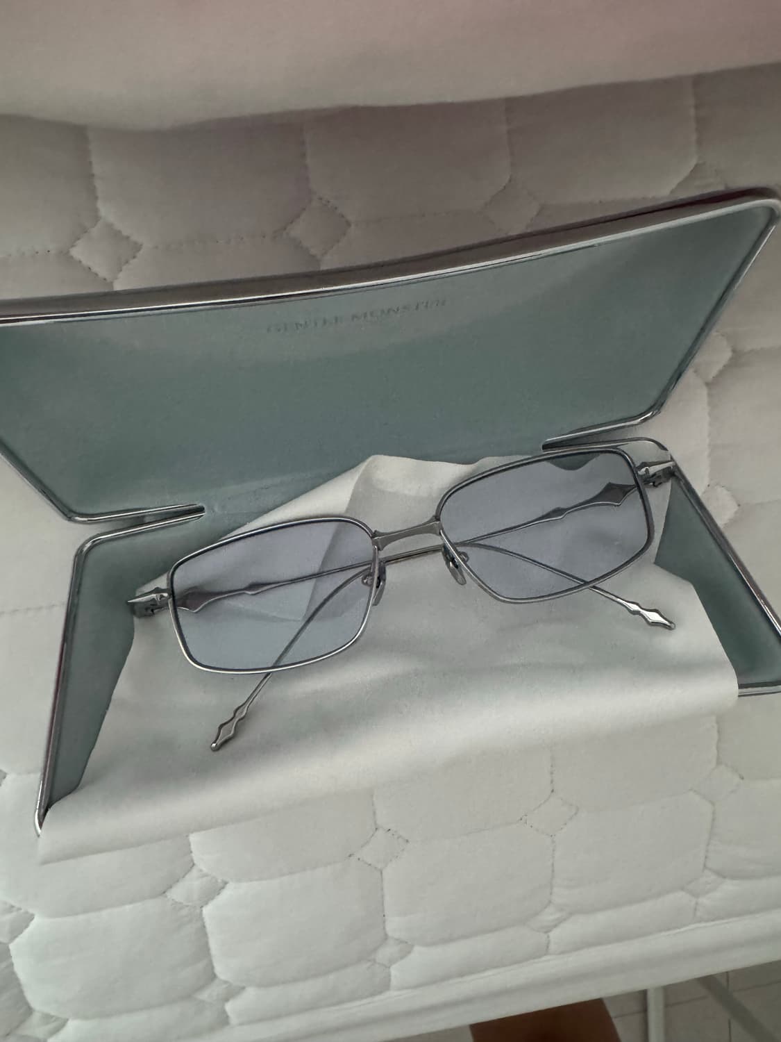 젠틀몬스터 사가 02 상품이미지2