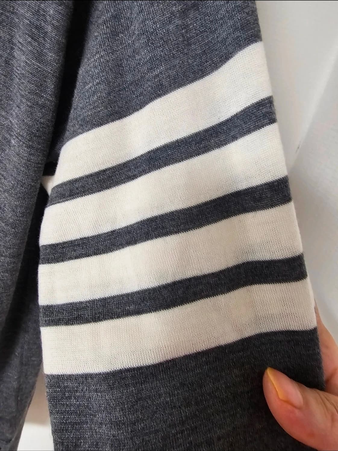 톰브라운 24ss  메리노 울 가디건(새상품급/2) 상품이미지3