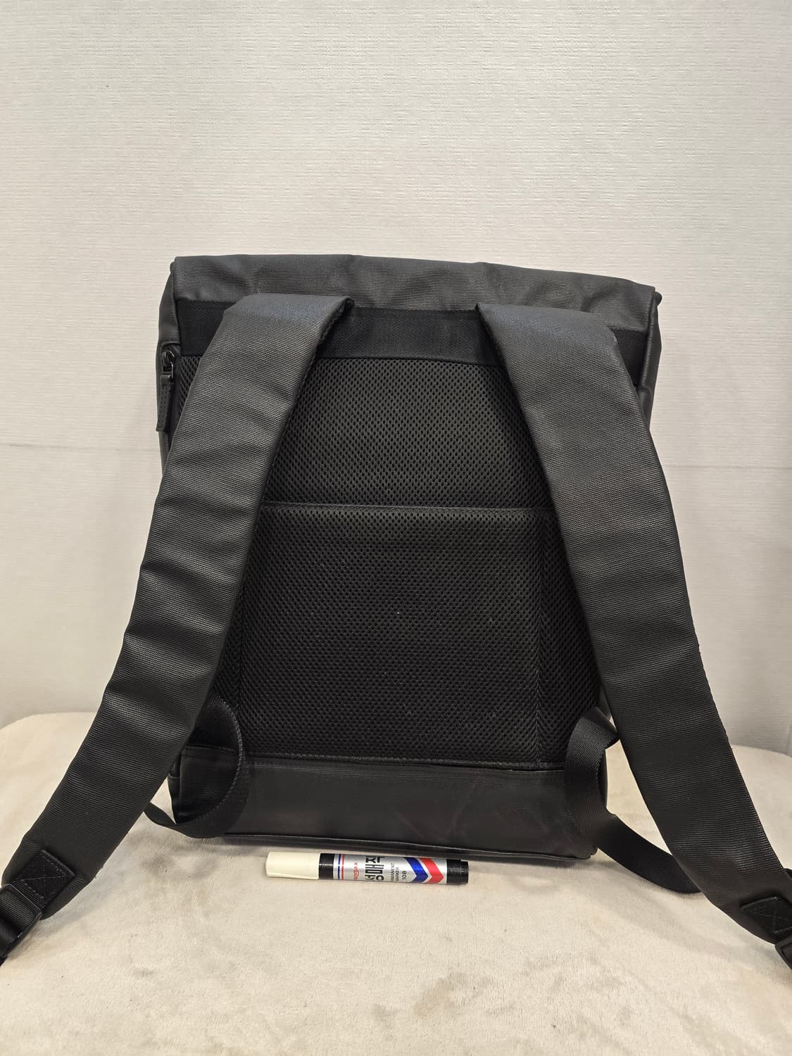 만다리나덕 블랙 롤탑 백팩 상품이미지2