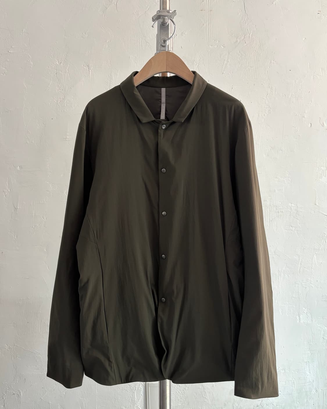 Arc’teryx Veilance 아크테릭스 베일런스 올리브 그린 컬러  상품이미지1