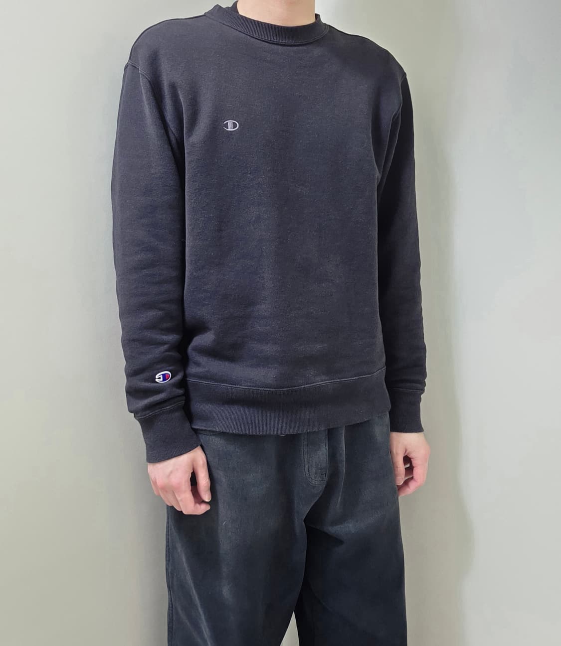 챔피온 러기드 블랙 맨투맨 티셔츠 상품이미지1