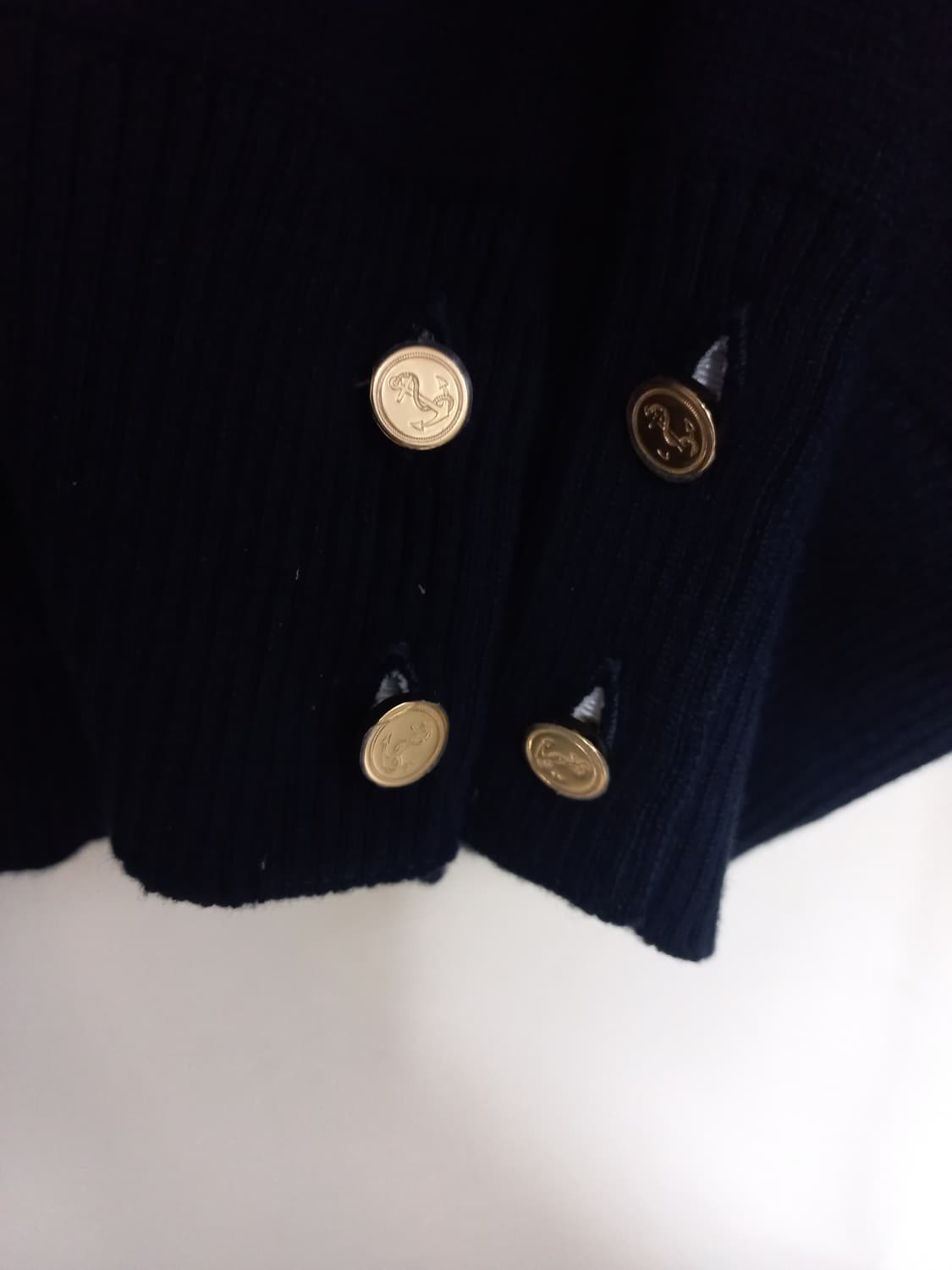 [4]새상품급 톰브라운 금장 니트 상품이미지4