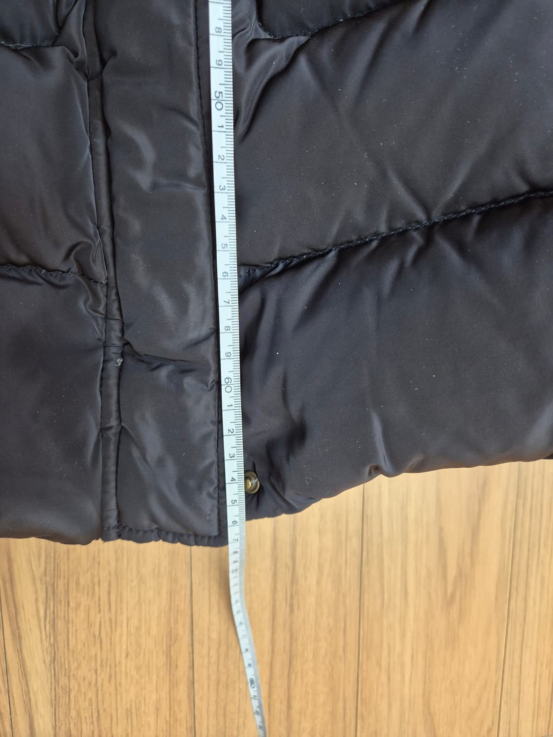 닥스 키즈 공용 패딩 점퍼 140사이즈입니다. 겉감은 폴리 소재로 되어있 상품이미지7