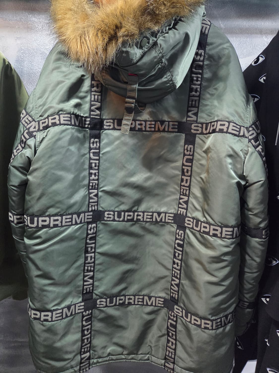 슈프림 N3B 테이핑 자켓 패딩 상품이미지4