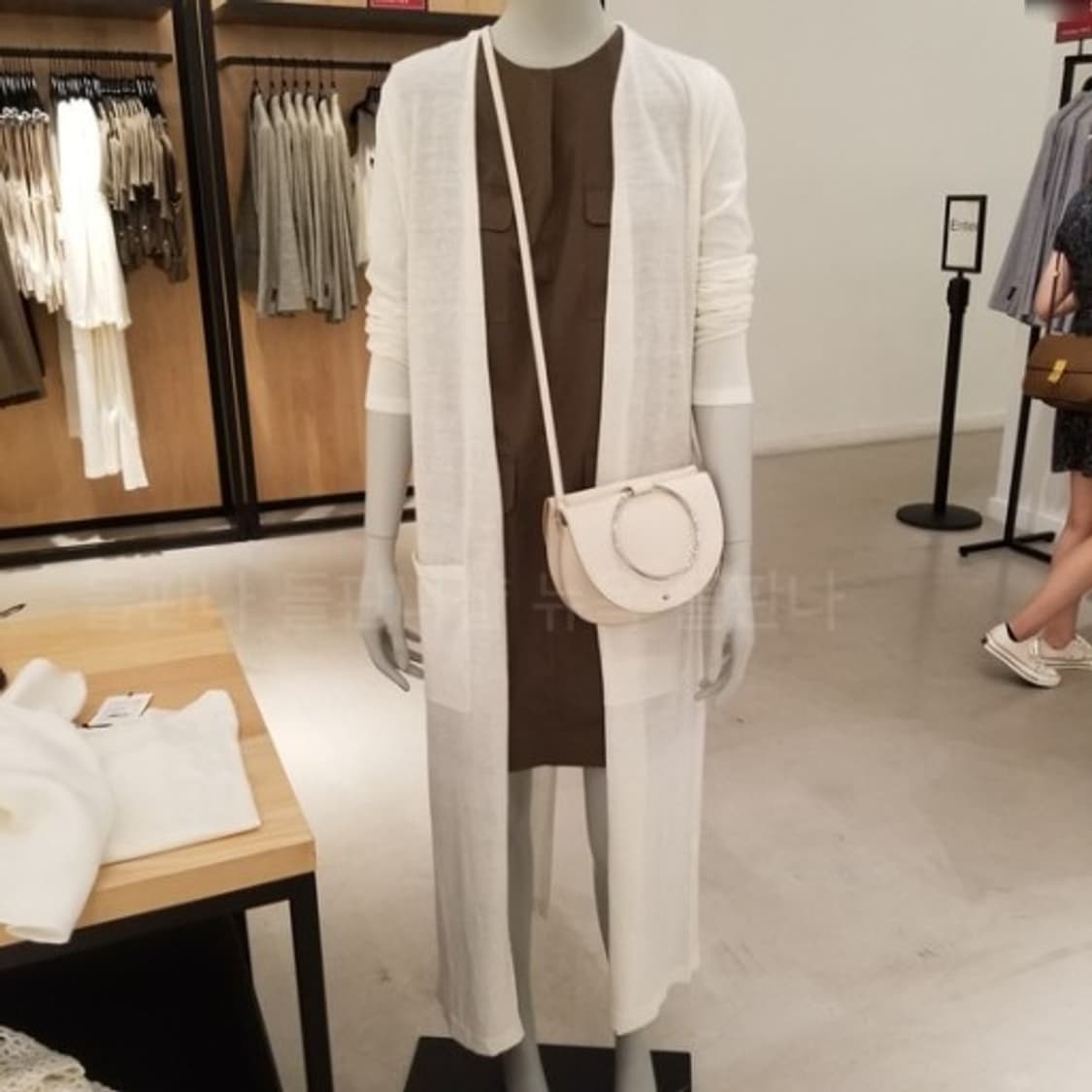 theory 띠어리 크림 아이보리 울린넨혼방 백슬릿 오픈 롱가디건 상품이미지1