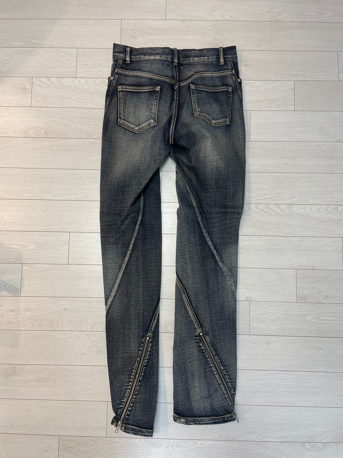 넥스트도어립스 TWISTED ZIPPER JEAN MID BLUE 상품이미지3