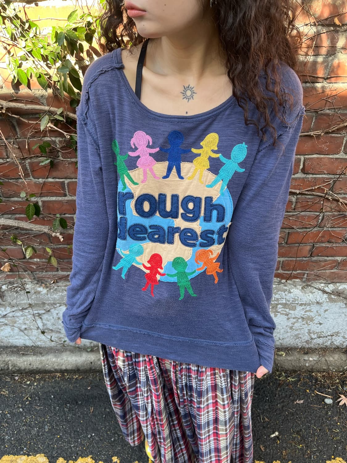 Rough 캐릭터 자수 포인트 롱 슬리브 상품이미지2