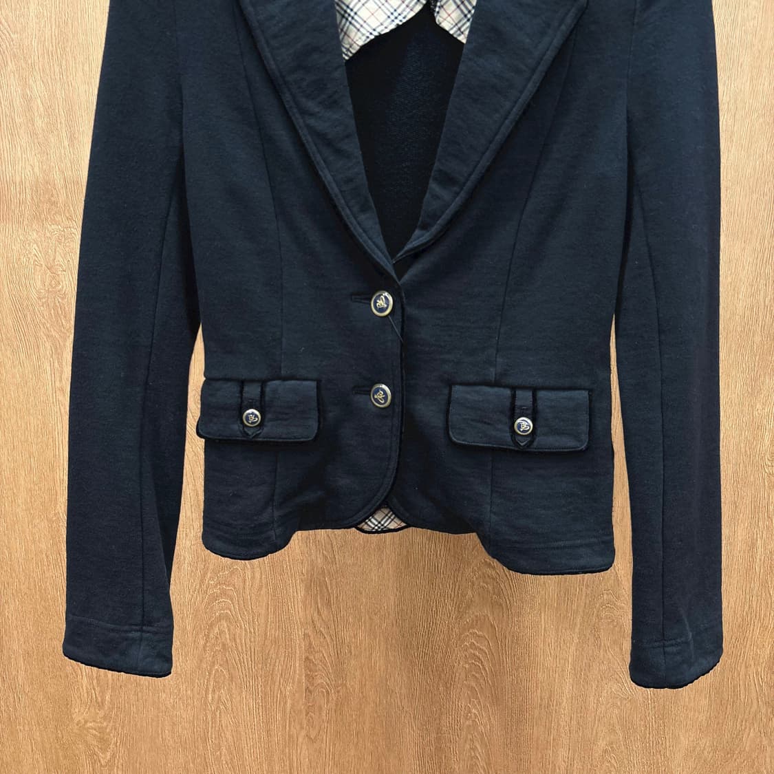버버리 블루 라벨 코튼 저지 자켓 벨벳 라인 버튼 플랩 포켓 디테일 블랙 상품이미지5