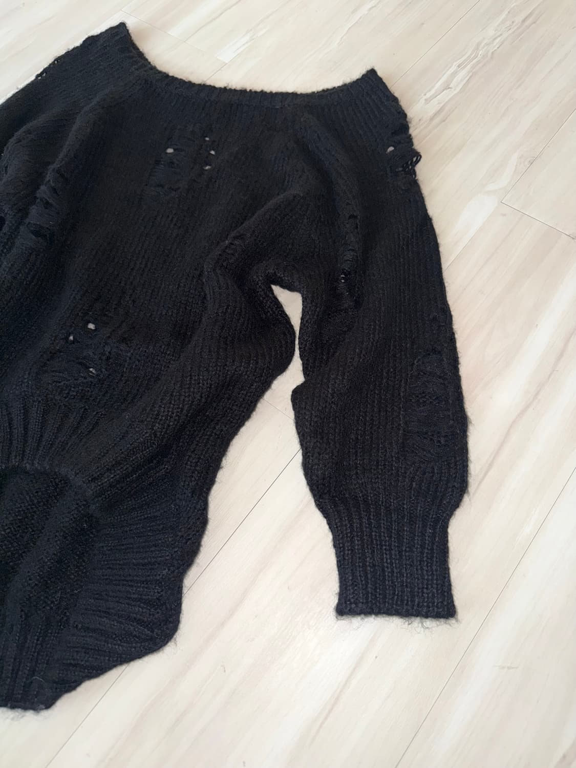 Demage detail black knit 상품이미지8