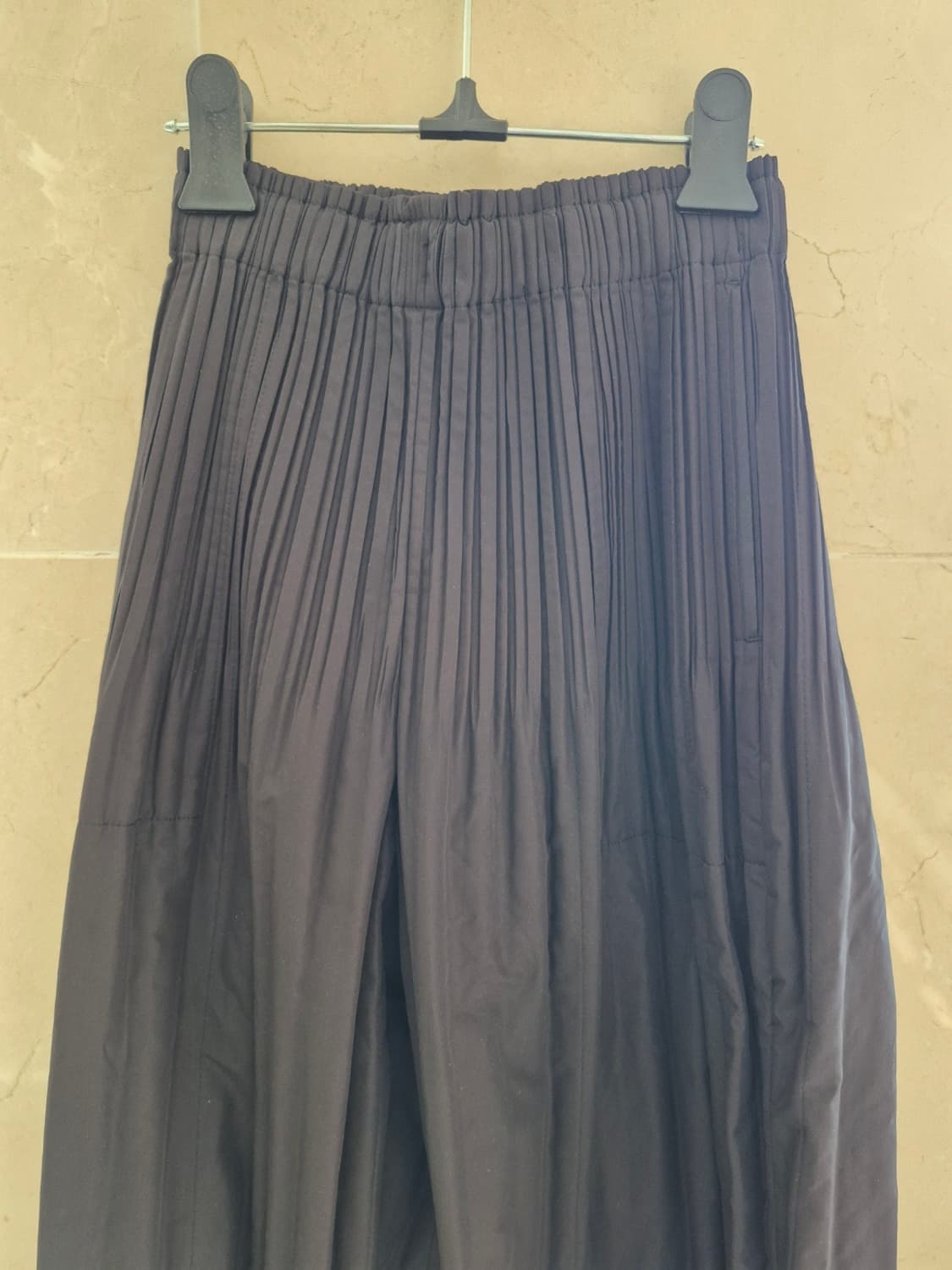 이세이미야케 플리츠플리즈 패디드 팬츠 여성 상품이미지3