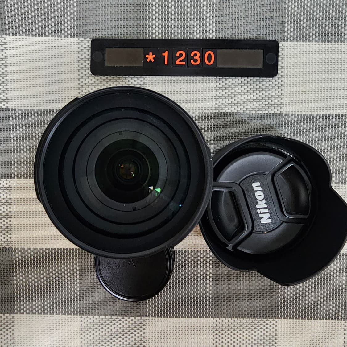 니콘 AF-S 마운트 줌 NIKKOR DS 18-70mm 렌즈 상품이미지1