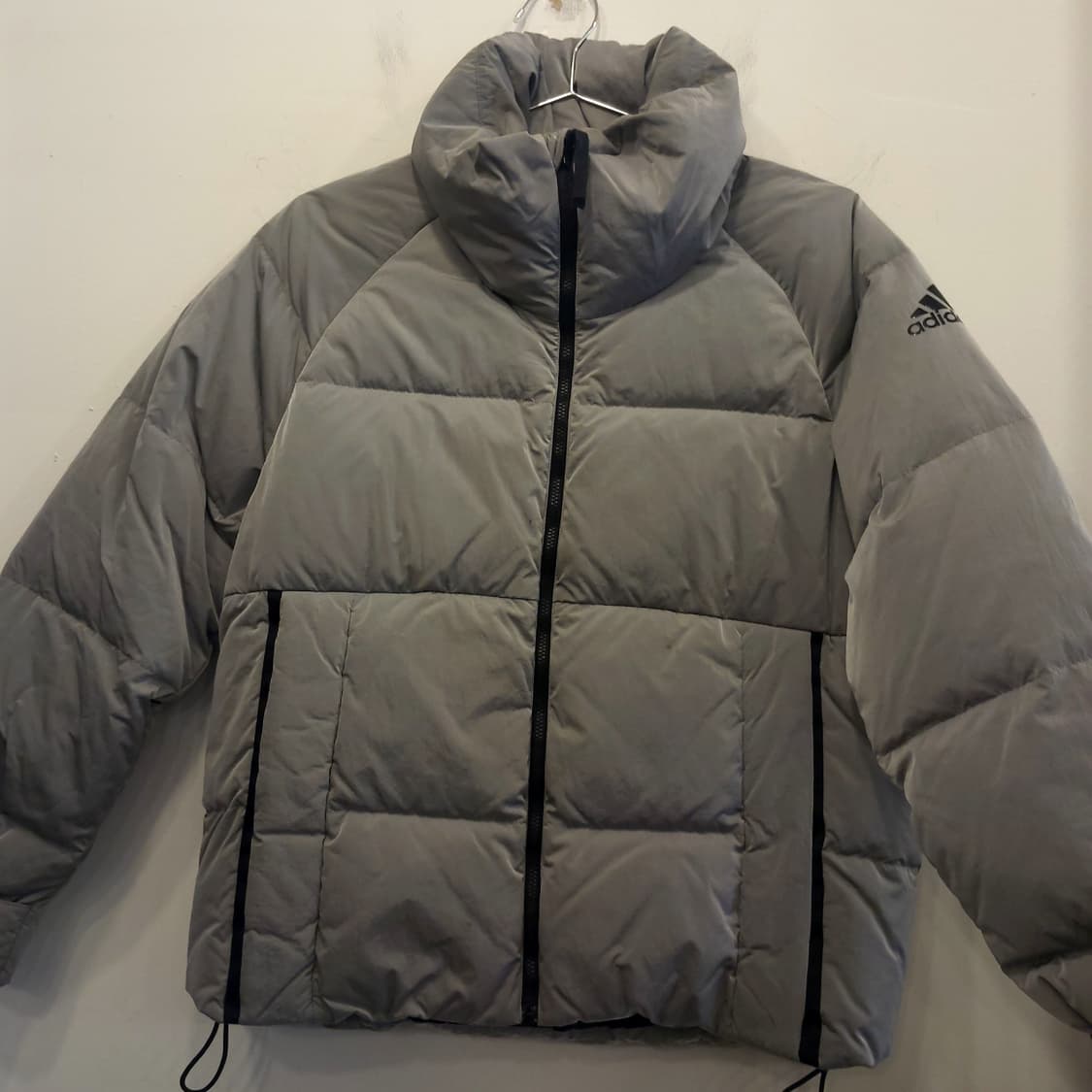 아디다스 데일리 그레이 숏패딩 상품이미지2