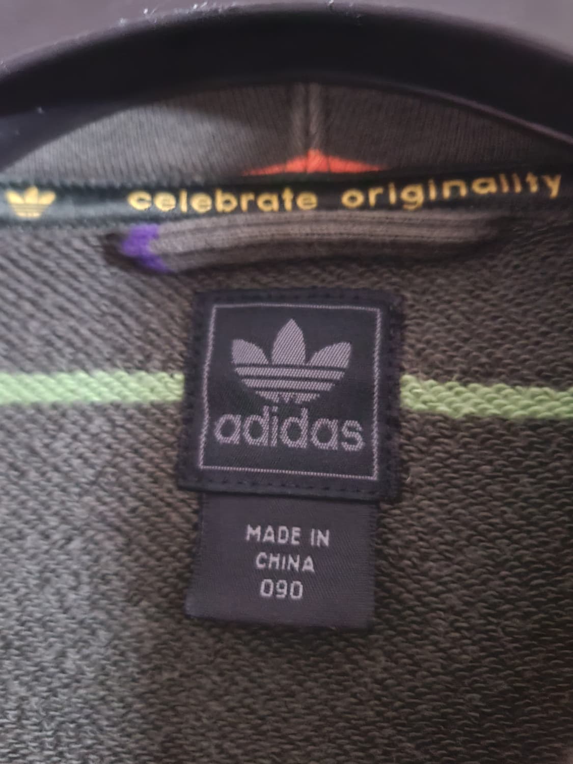 아디다스 올드스쿨 삼선 후드집업 카키 상품이미지4