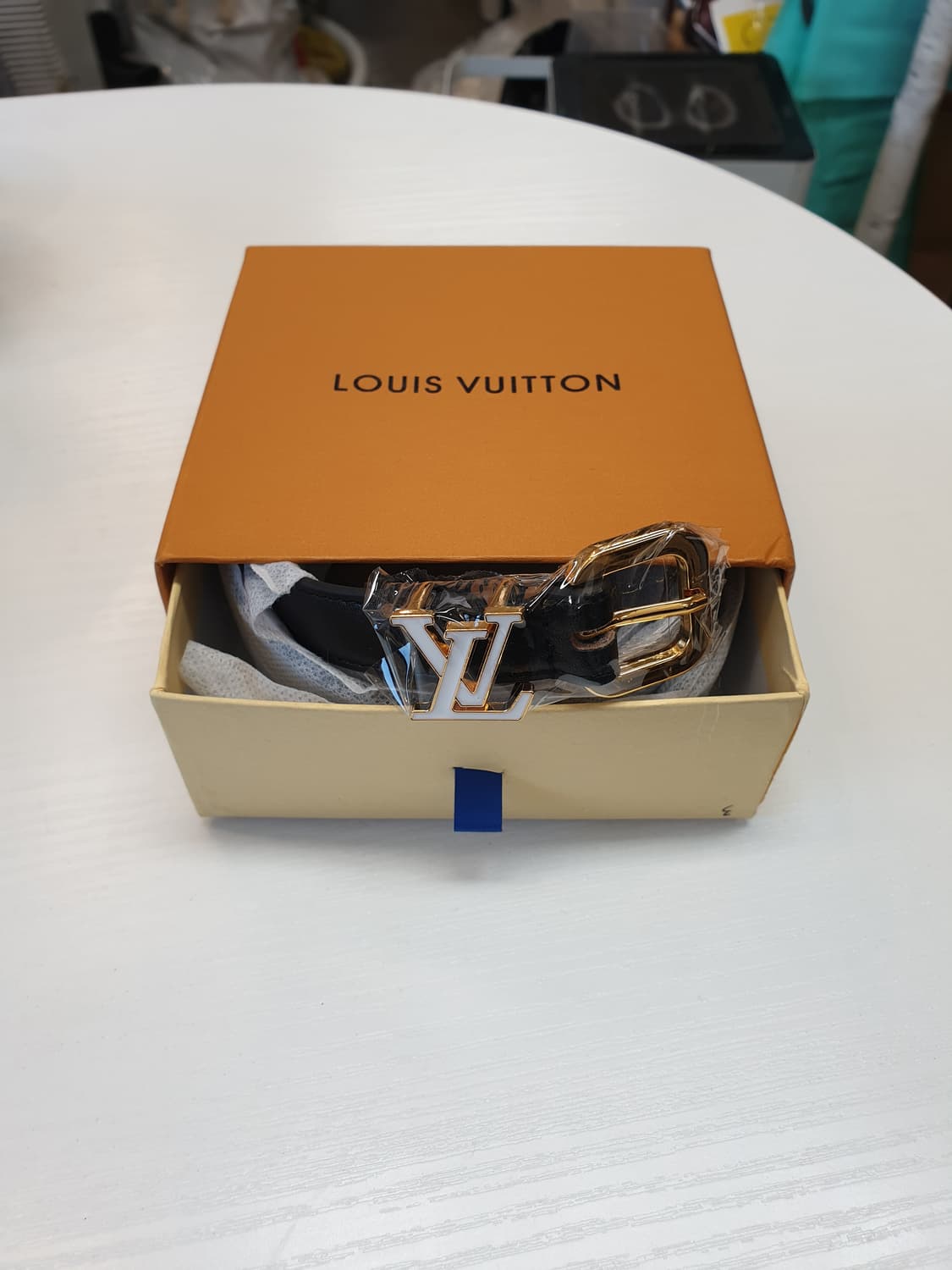 루이비통 여성 화이트 버클 블랙 벨트 새상품✅️ 상품이미지1