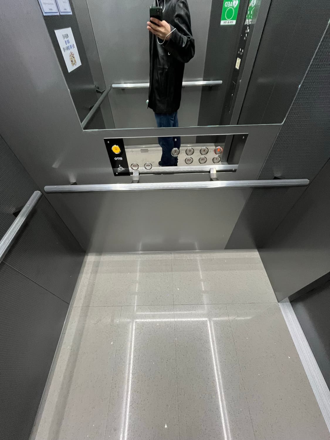 Balanciaga leather car coat 상품이미지3