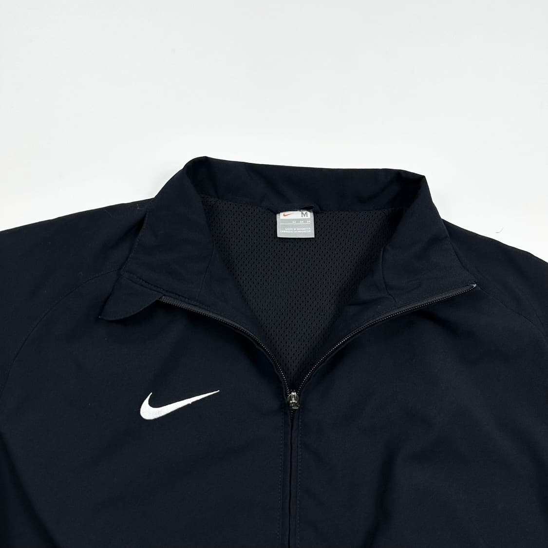 나이키 스우시 피그먼트 블랙 바람막이 자켓 (M) 상품이미지3