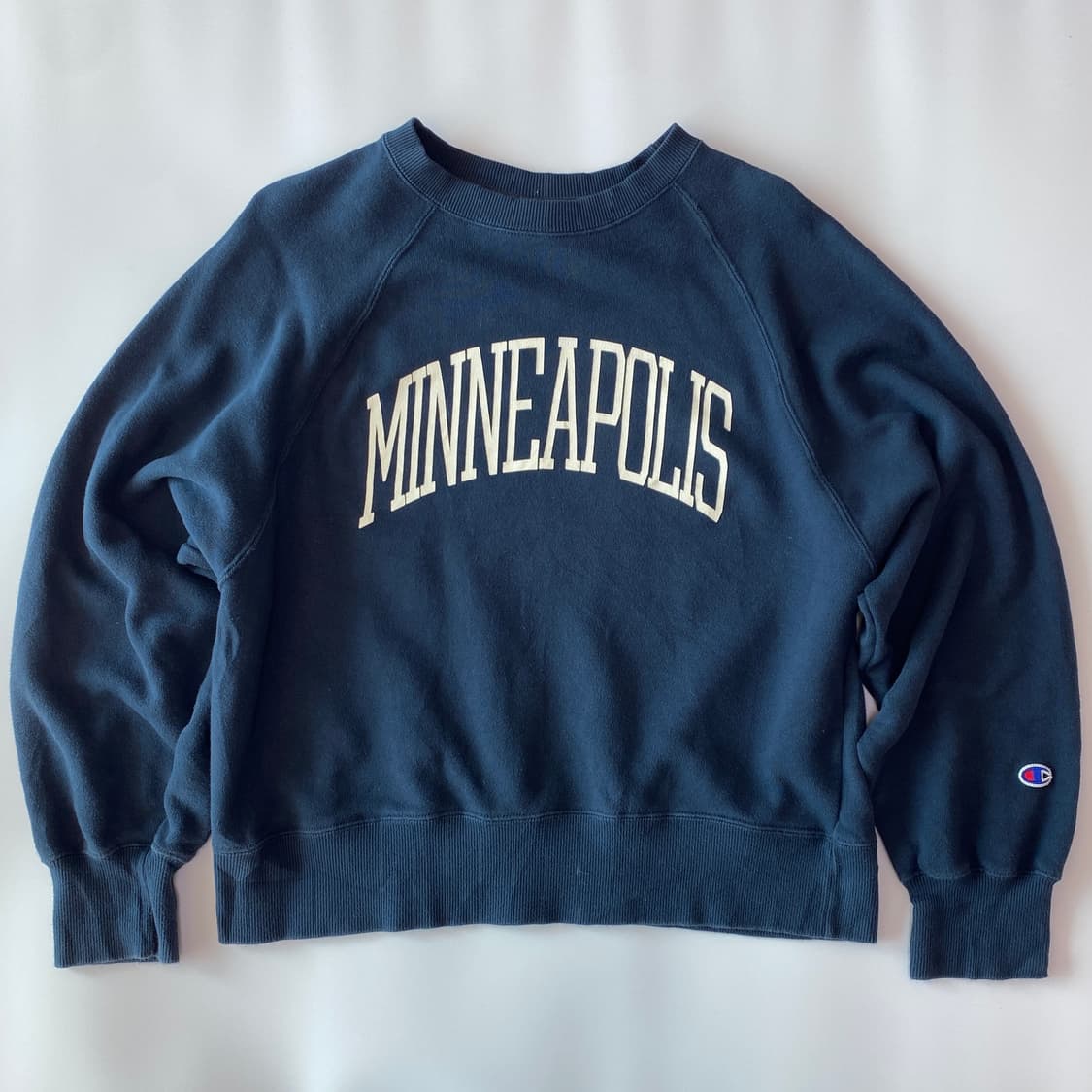 챔피온 미니애폴리스 아치 로고 스웨트셔츠 (Navy) 상품이미지5