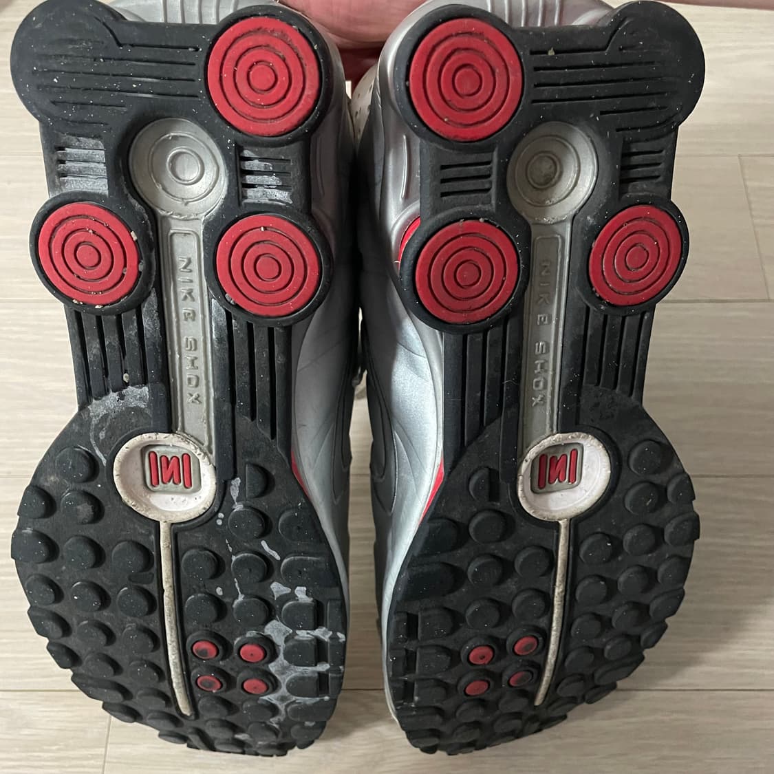 나이키 샥스 R4 커멧레드 255 상품이미지5