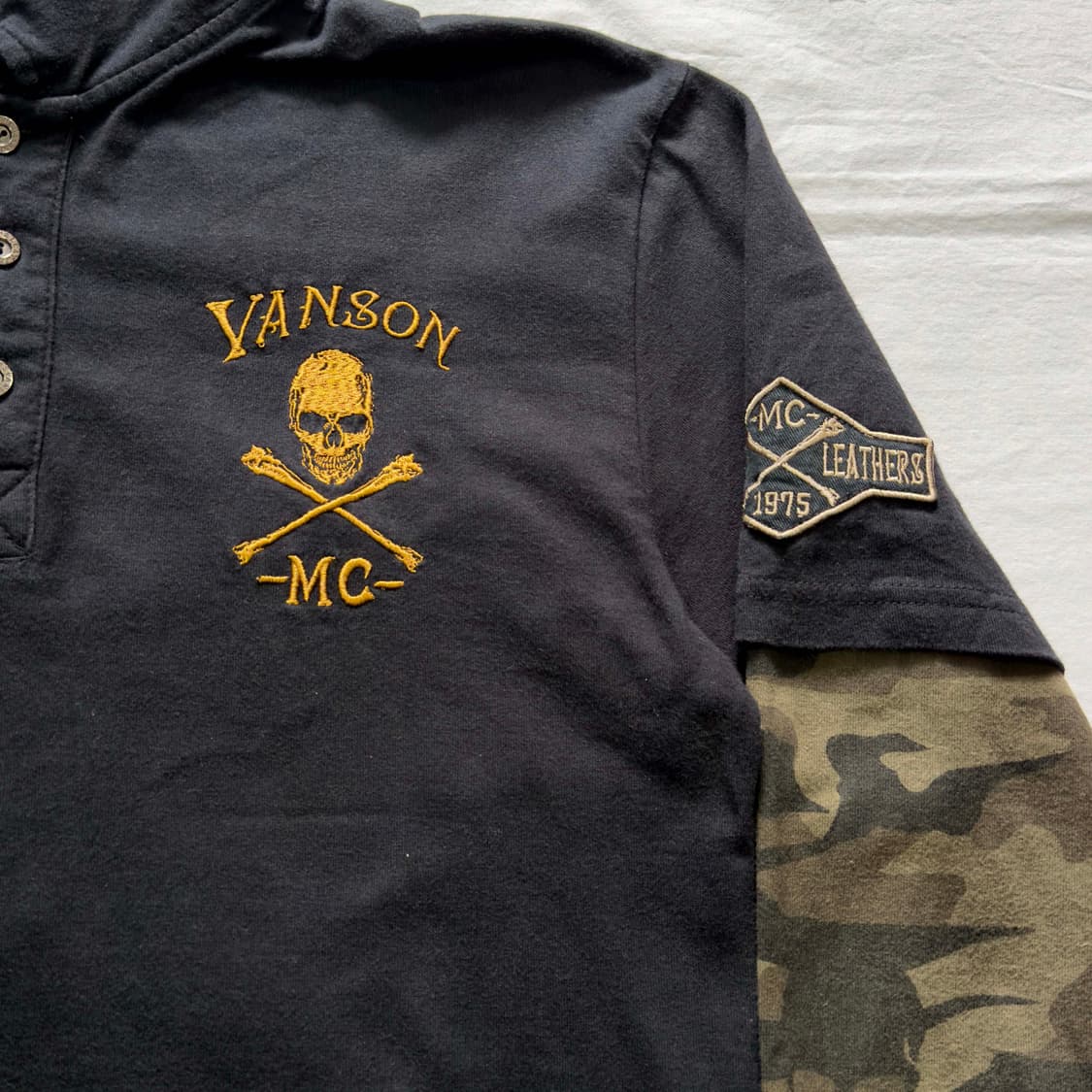 벤슨 레더 스컬 긴팔 티셔츠 상품이미지3