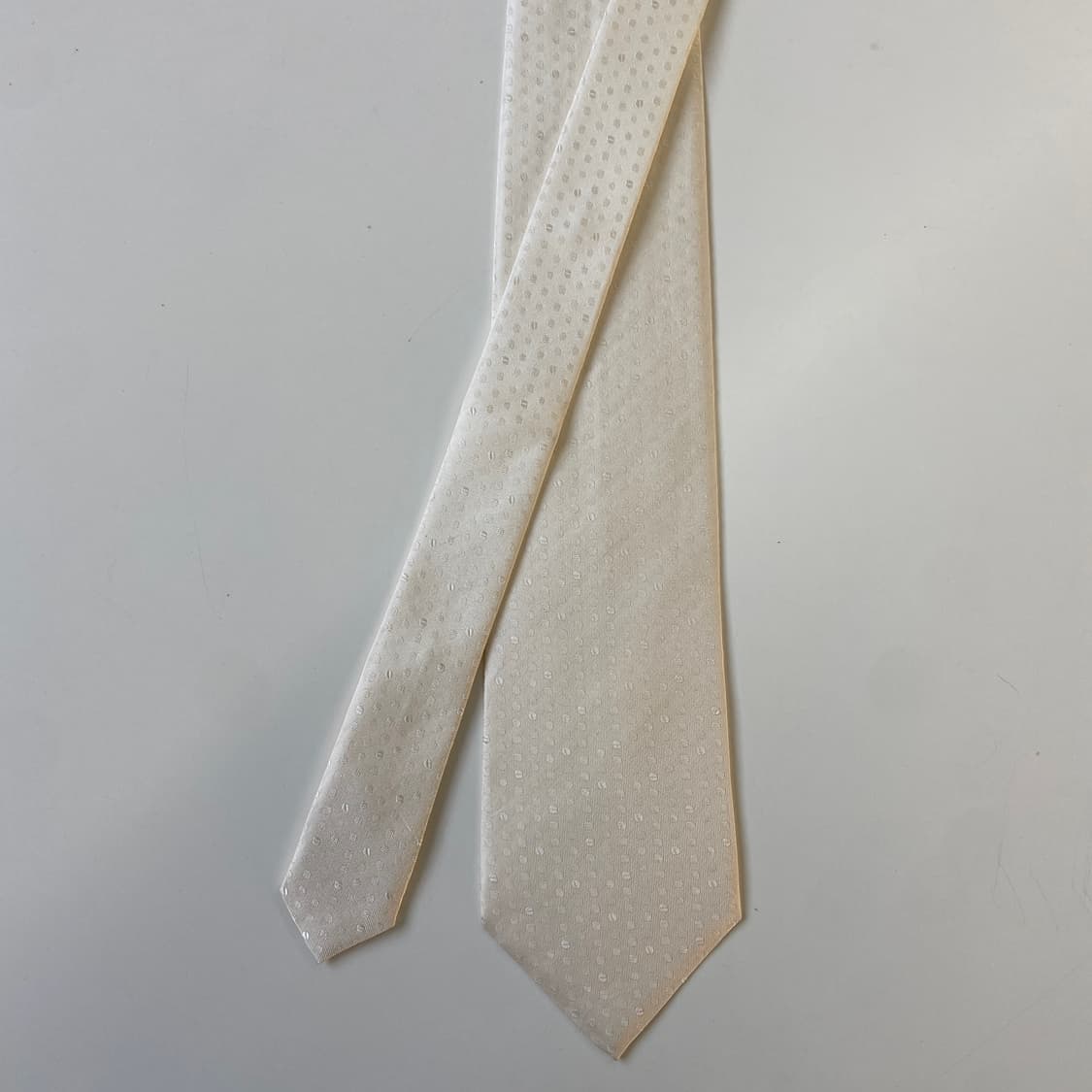 끌로에(chloe) 옴므 화이트 명품 정품 넥타이 상품이미지1