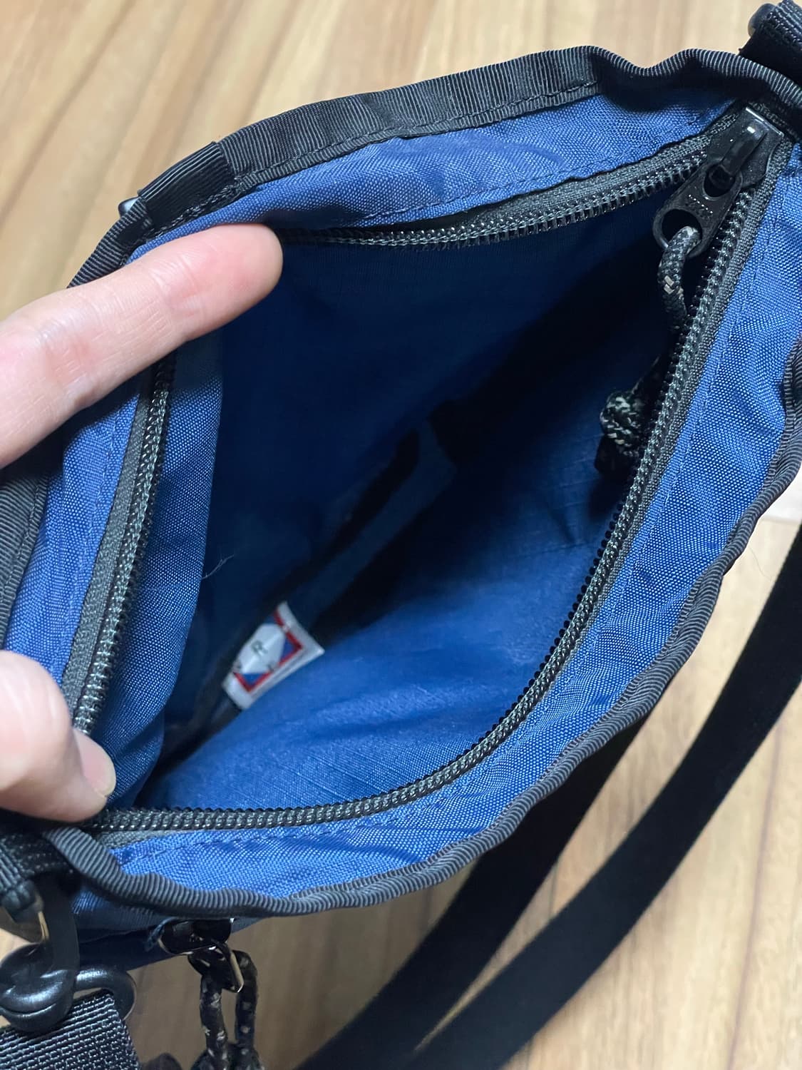  thisisneverthat 디스이즈네버댓 미니 크로스백(네이비) 상품이미지3