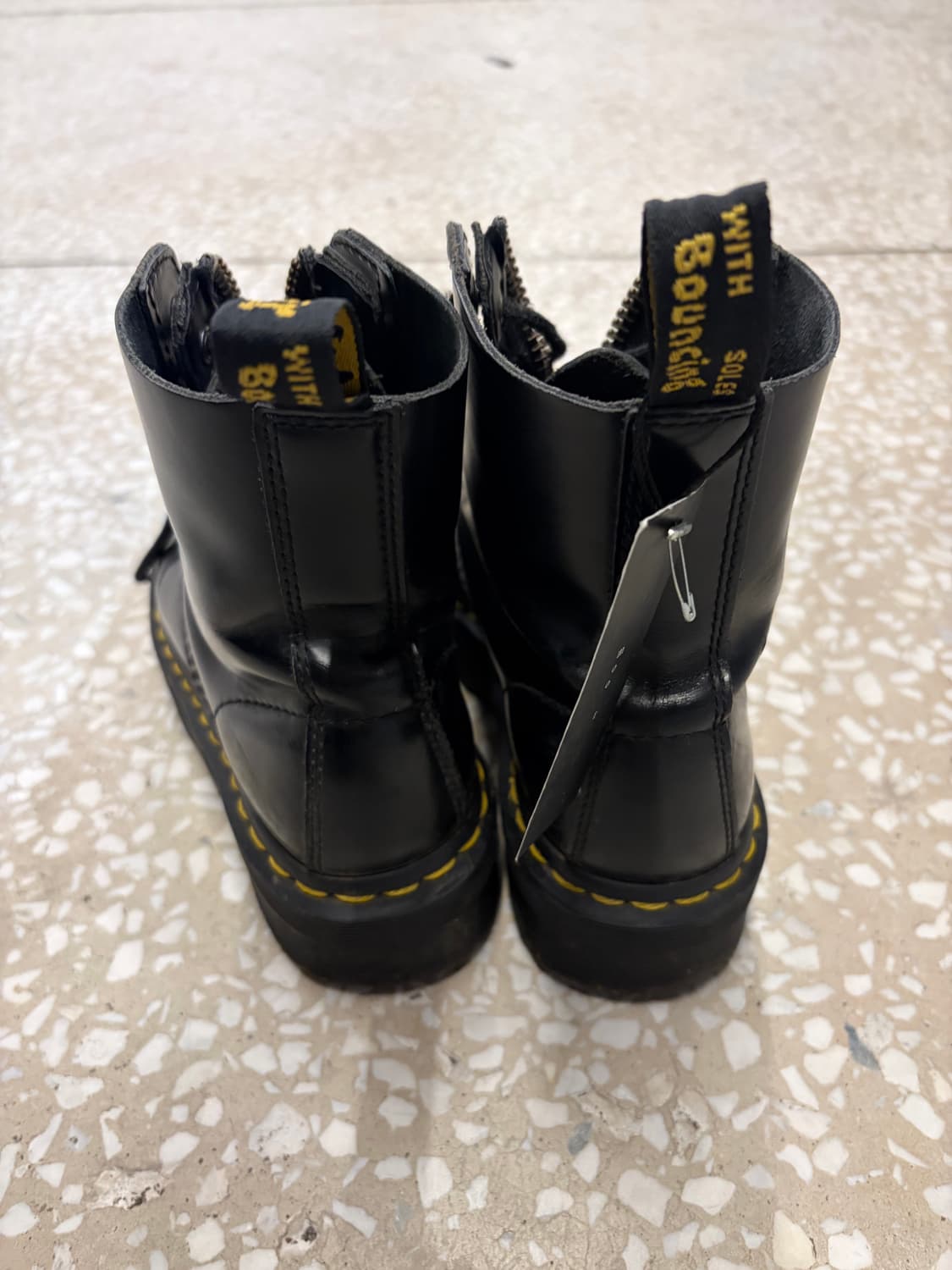 Dr. Martens Jadon Zip Boots – Black 상품이미지3