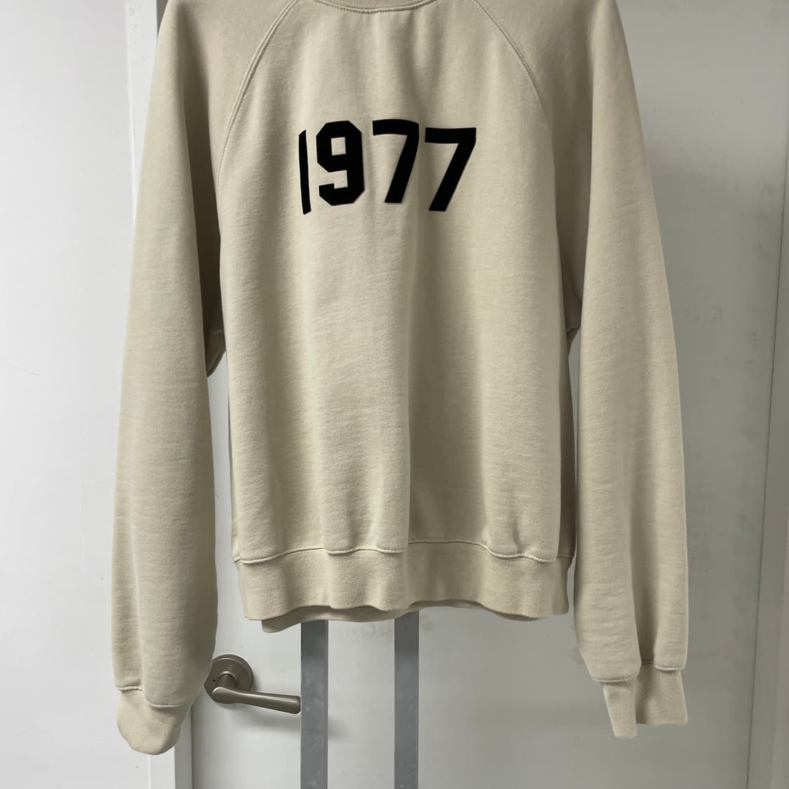 피어오브갓 에센셜 1977 맨투맨 S 상품이미지3