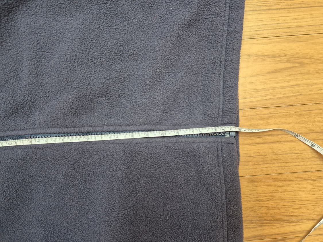 네이비 색상 노스페이스 플리스 자켓입니다. 사이즈는 XL(105)이고,  상품이미지3