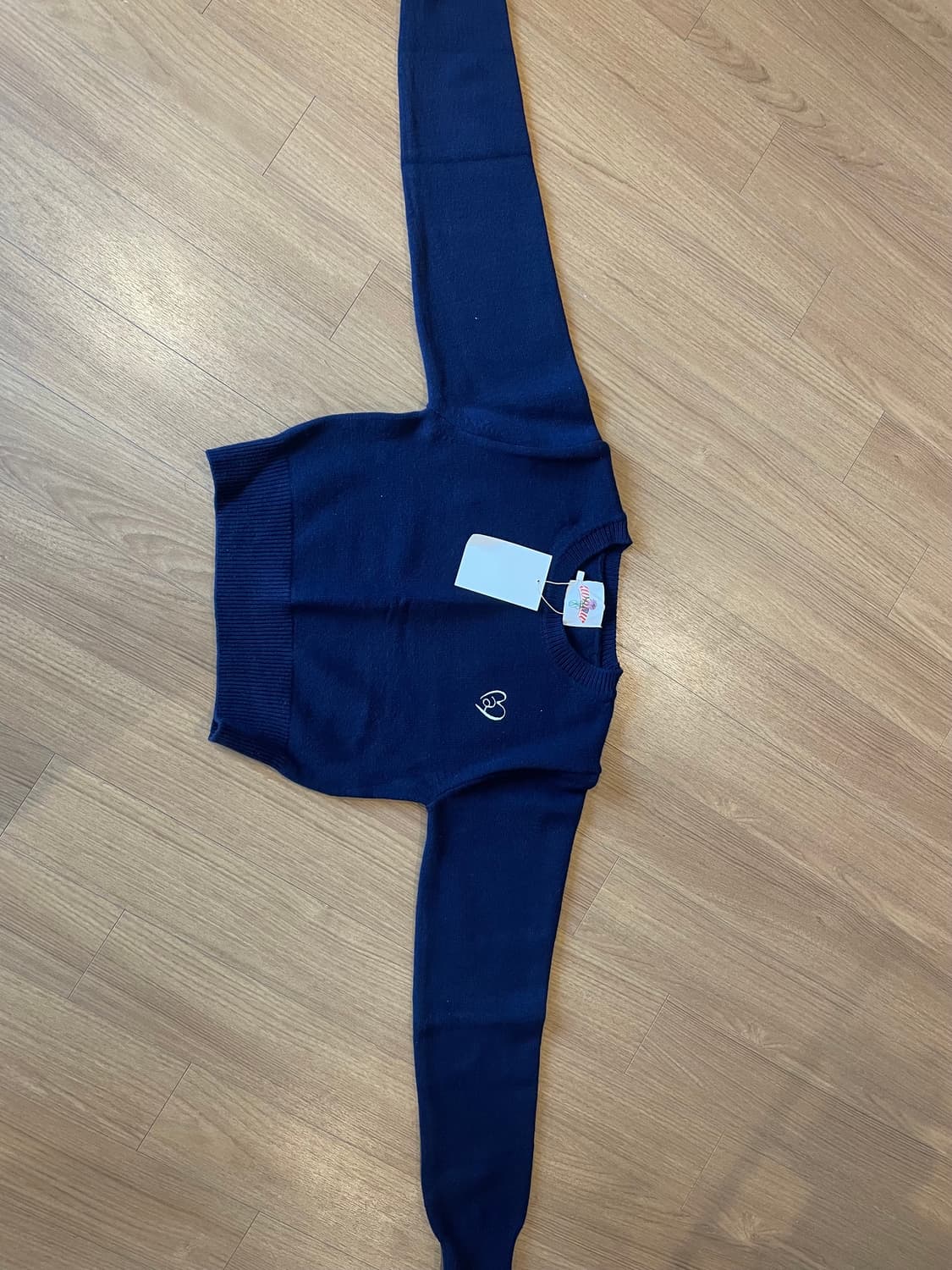 Nuu HEART CROPPED KNIT (NAVY) 상품이미지3