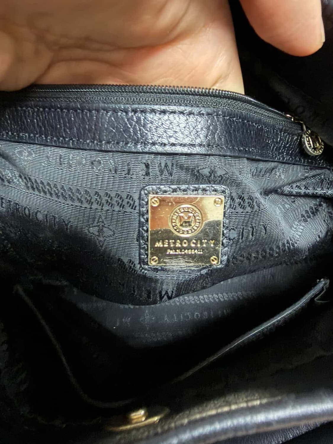 메트로시티 블랙 가죽 숄더백 상품이미지5