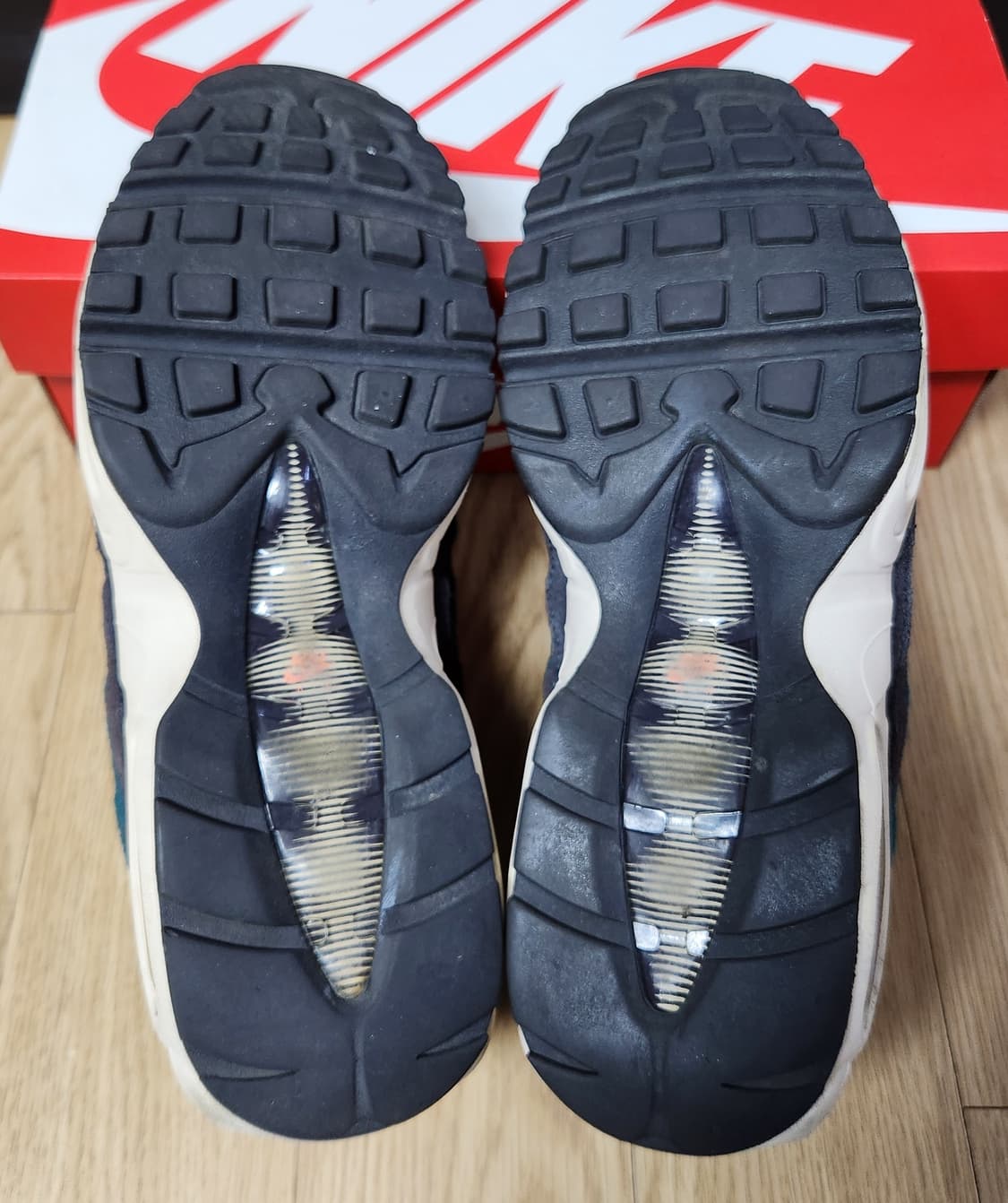 나이키 에어맥스95 프리미엄 오일 그레이 / 브라이트 망고 스니커즈 상품이미지8