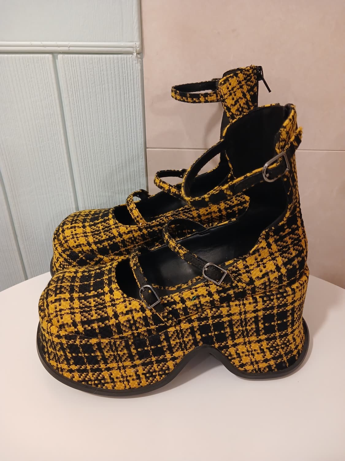 찰스앤키스 정품 여성 플랫폼 슈즈 35 사이즈 (뒷면 높이 22) 상품이미지3