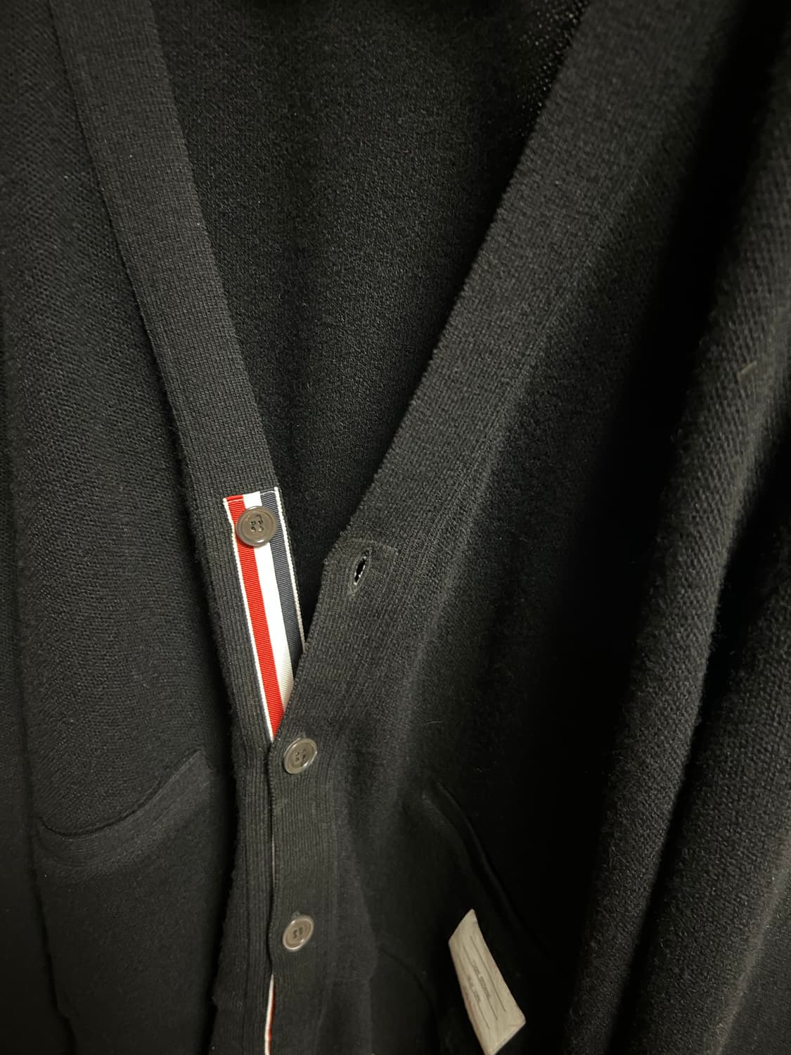 (정품) 톰브라운 트리밍 캐시미어 블랙 피케 가디건 4사이즈 상품이미지3