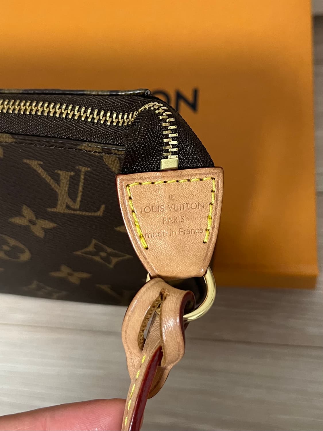 루이비통 포쉐트 악세수아 NM 모노그램 숄더백 상품이미지7