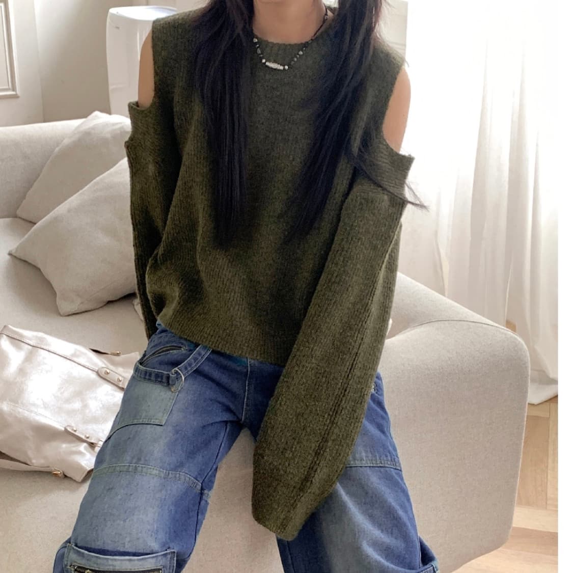 어깨트임 니트 상품이미지1