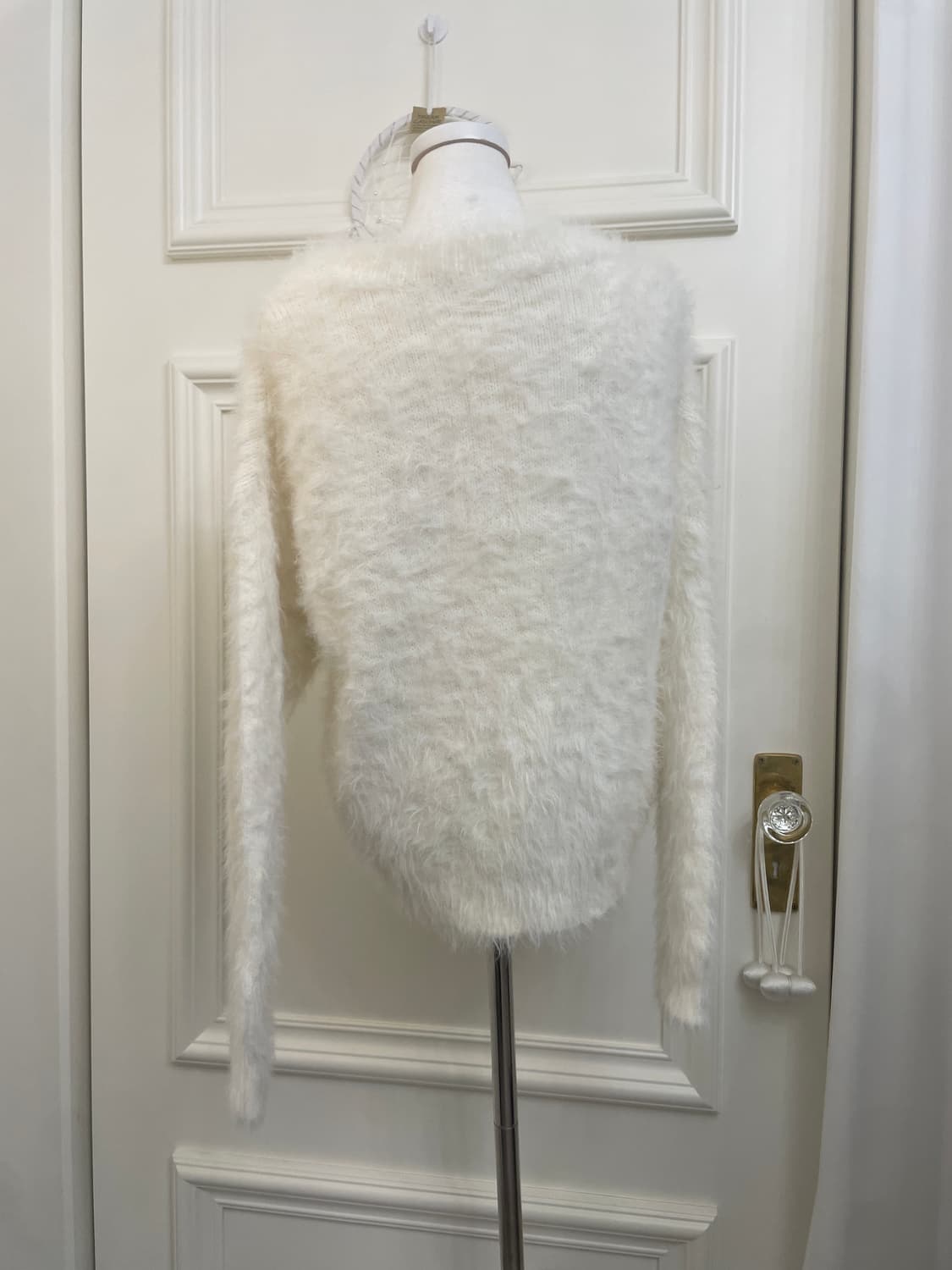 white shaggy basic knit top(size-L) 상품이미지3