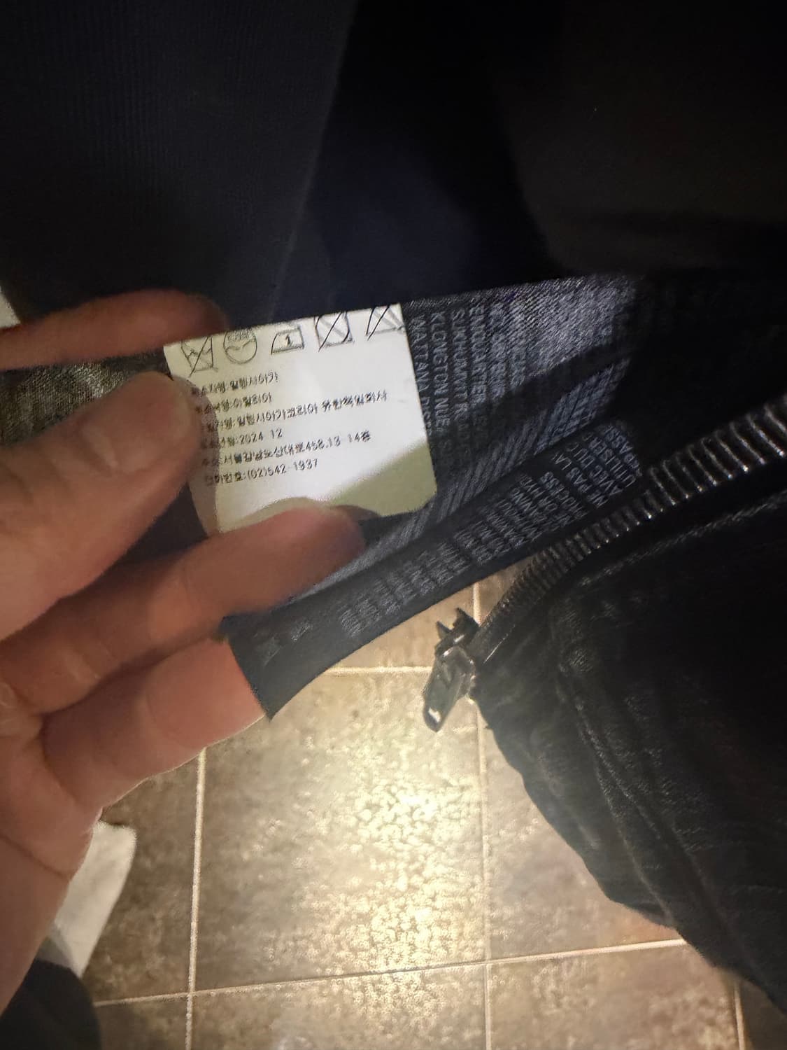 발렌시아가 25ss 데님봄버 판매합니다. 상품이미지4