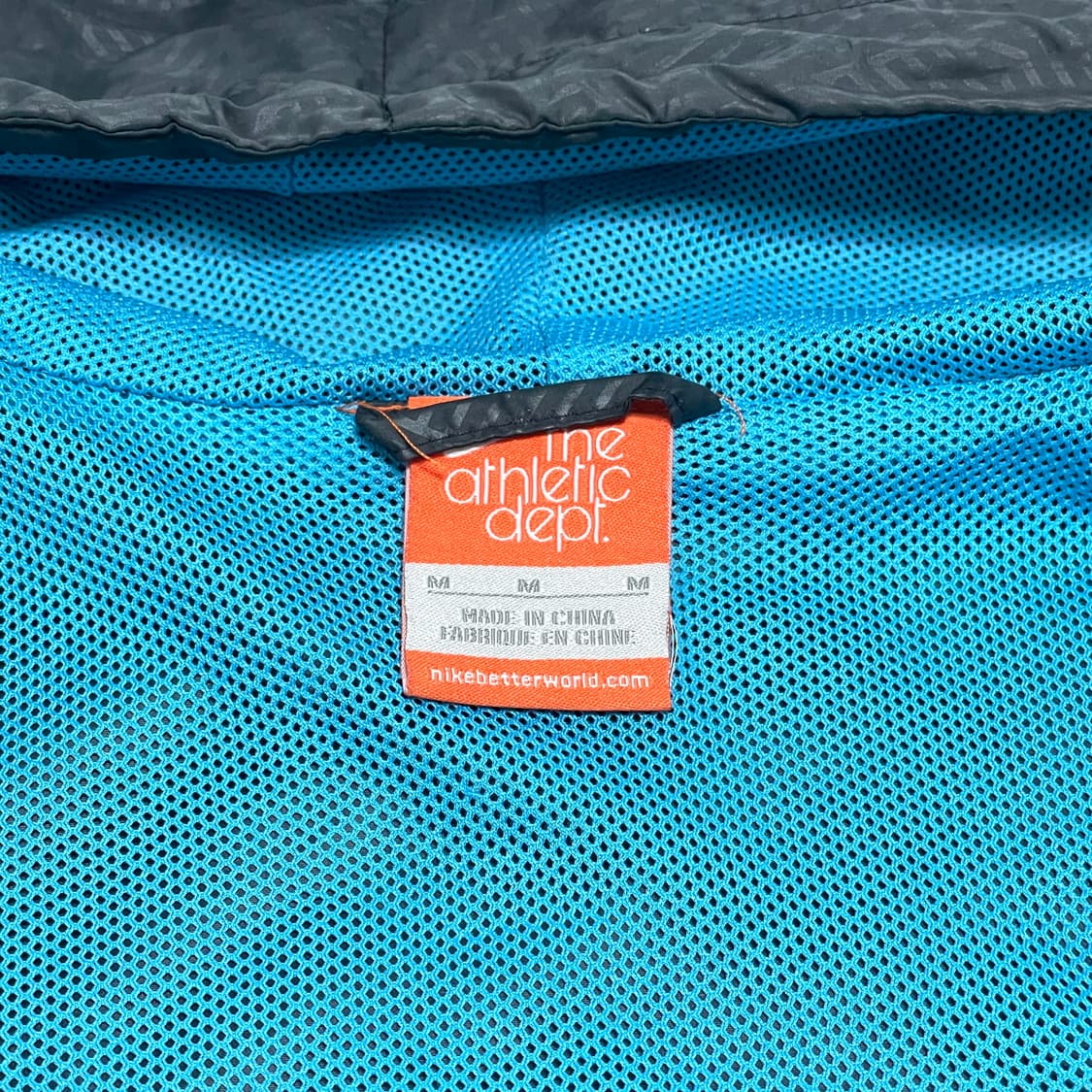 나이키 스우시로고 차콜 윈드브레이커 바람막이 남성M 상품이미지4