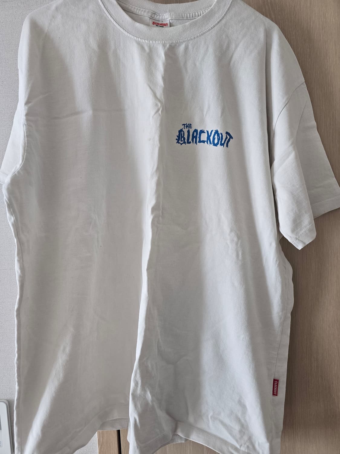 블랙아웃 티셔츠 상품이미지1