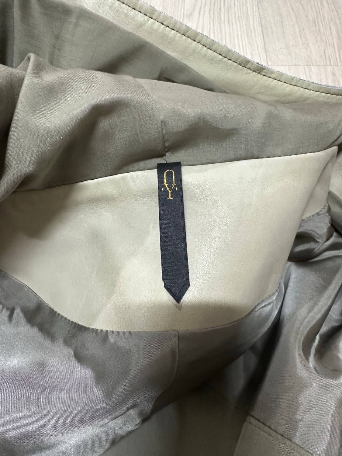 쉽스킨 하이넥 후디드 러프컷 자켓 상품이미지6