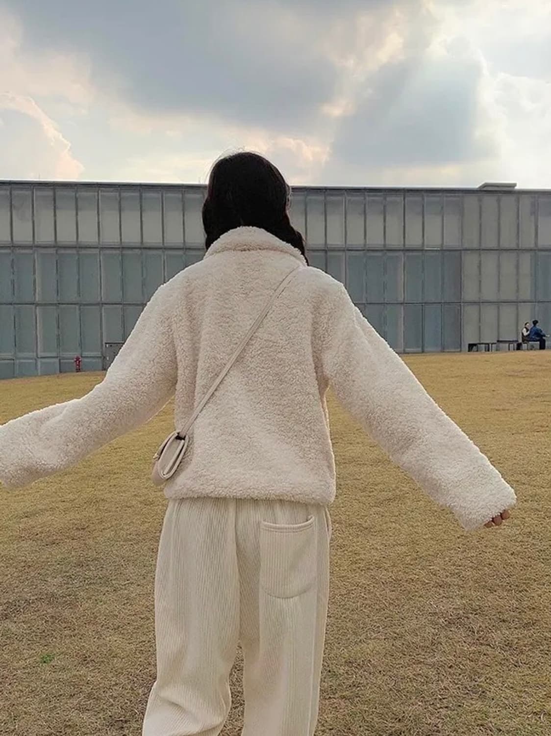 애니원모어 양털 카라 퍼 자켓 상품이미지4