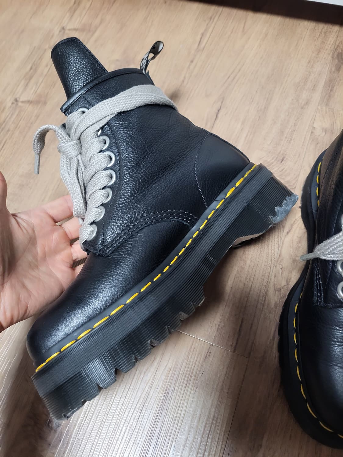 닥터마틴 × 릭오웬스 상품이미지1