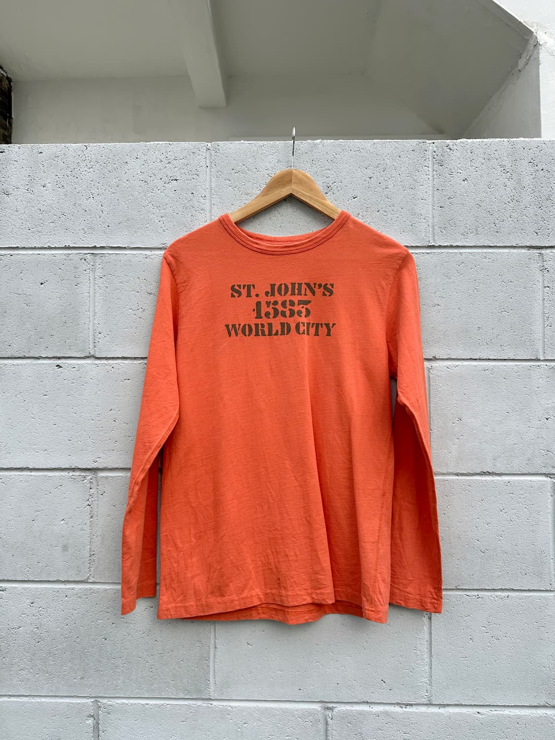 백넘버 오렌지 라운드 긴팔티셔츠 상품이미지1