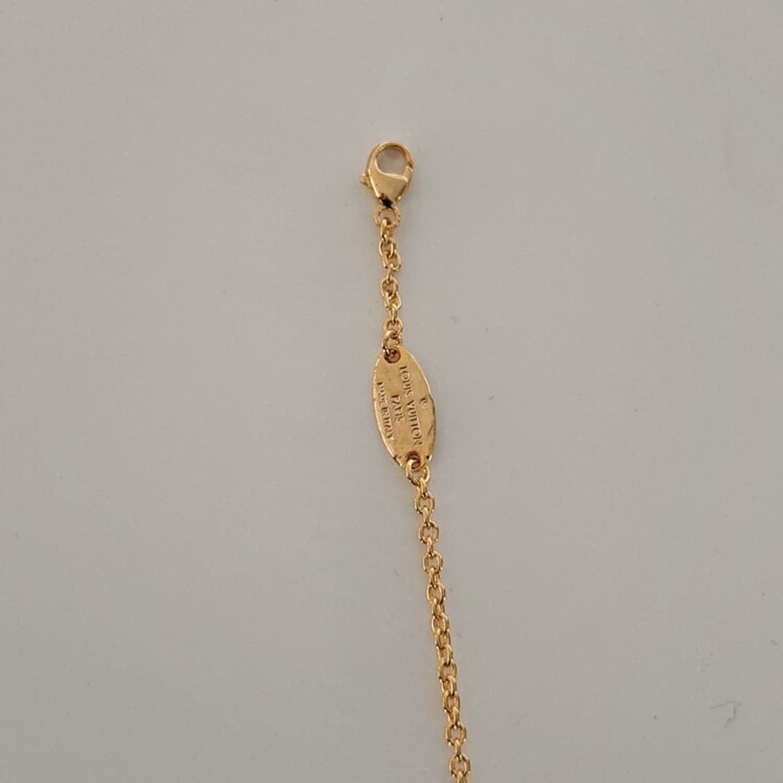 루이비통 에센셜 V 목걸이 상품이미지10