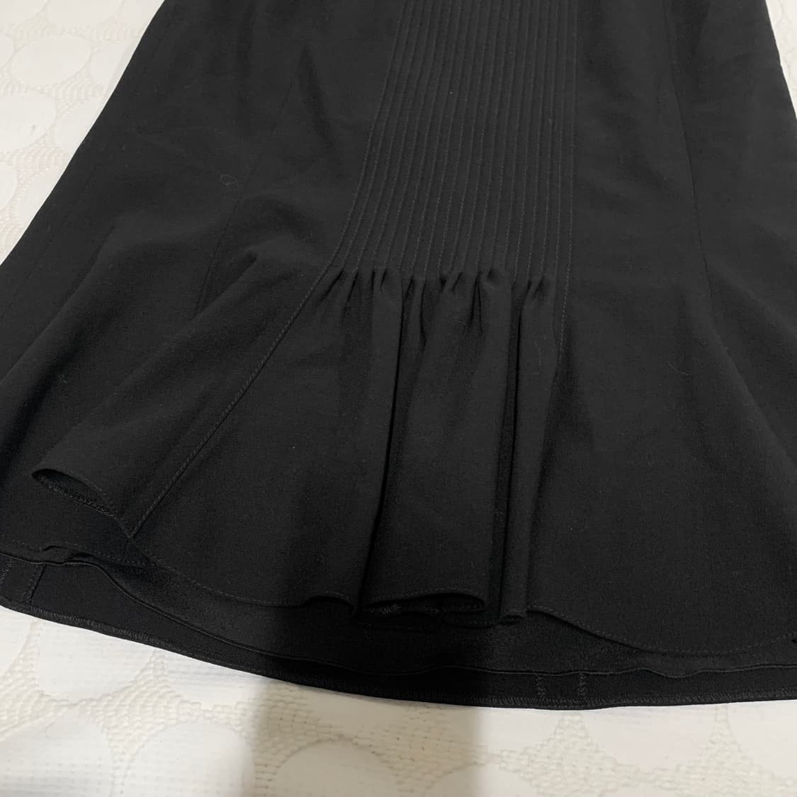 Armani 블랙 디테일 치마 상품이미지4