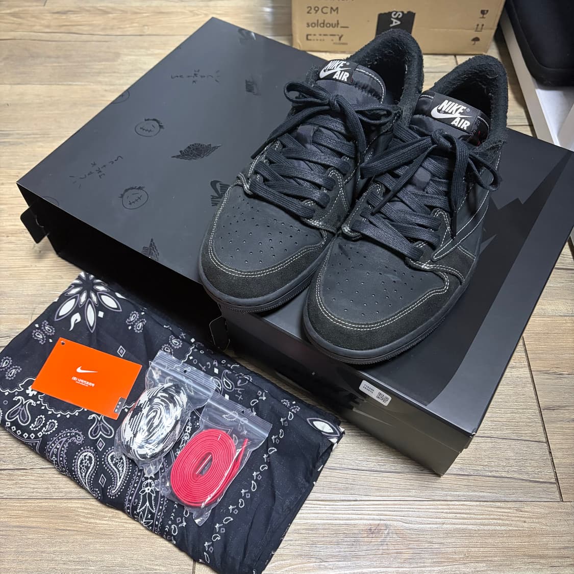 조던 1 로우 트레비스 스캇 블랙 펜텀 280 상품이미지1