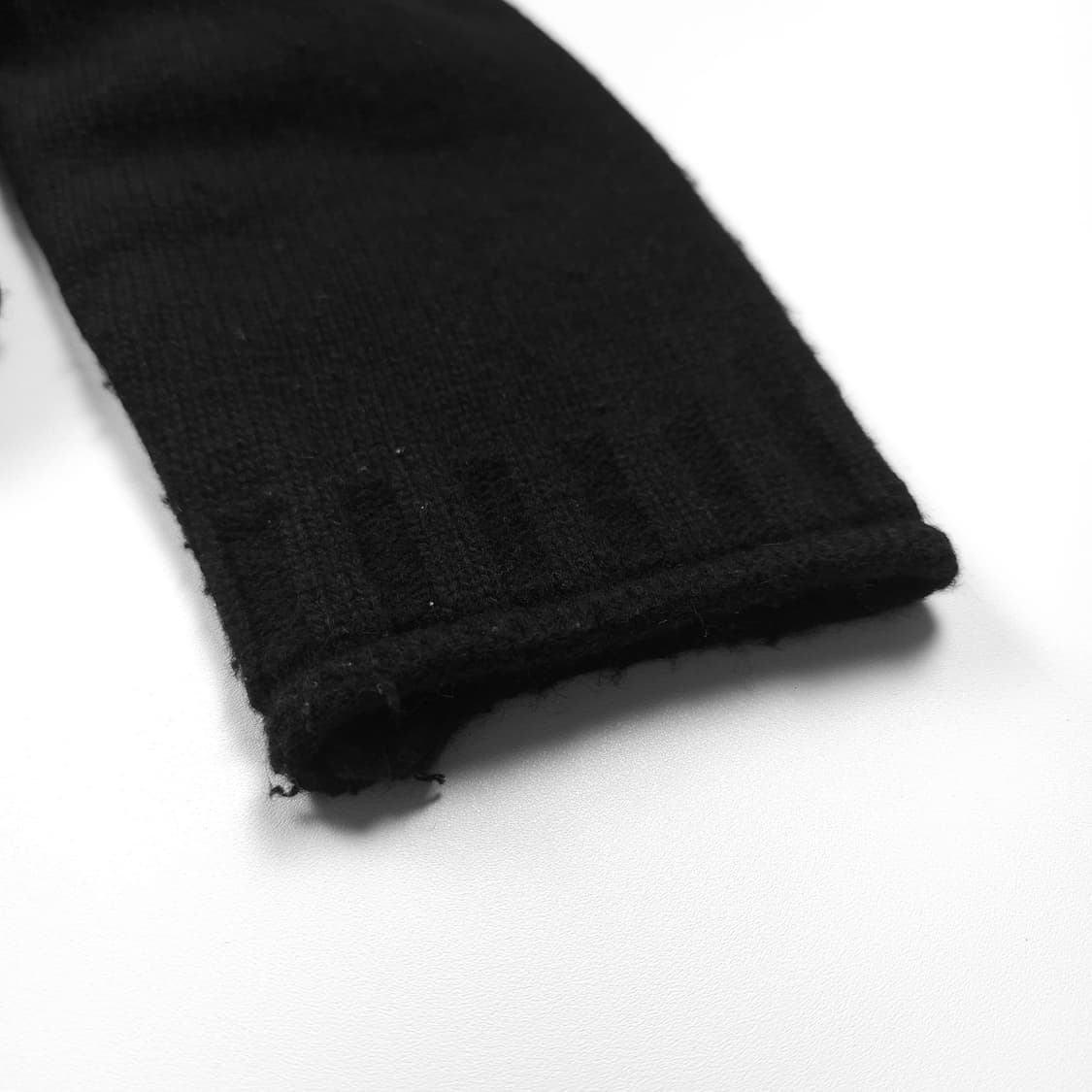 마뗑킴 스펠아웃 빅로고 블랙 니트 집업 (90) 상품이미지5